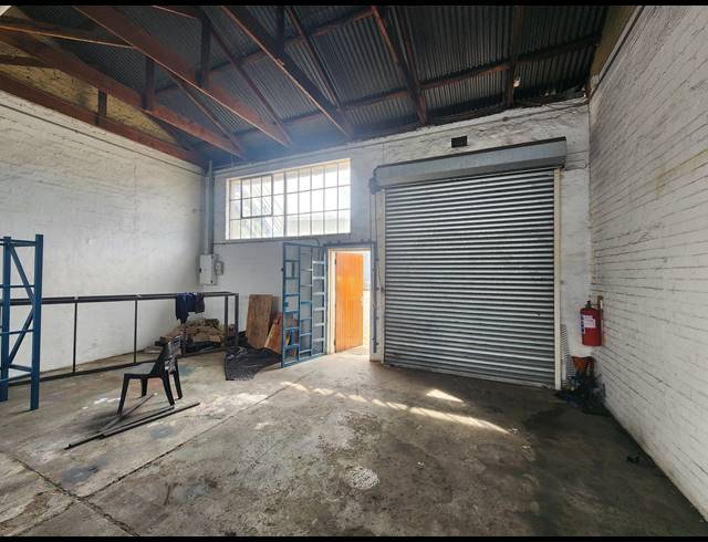 95M² WAREHOUSE TO LET IN WADEVILLE